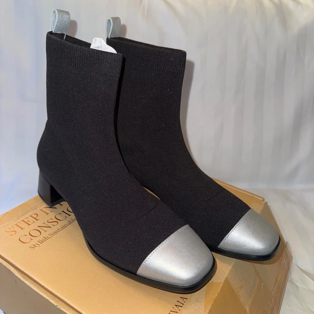 VIVIAIA Sock Boots Black Silver Cap‎ Toe Block Heel Knit Ankle Women Size 7.5
